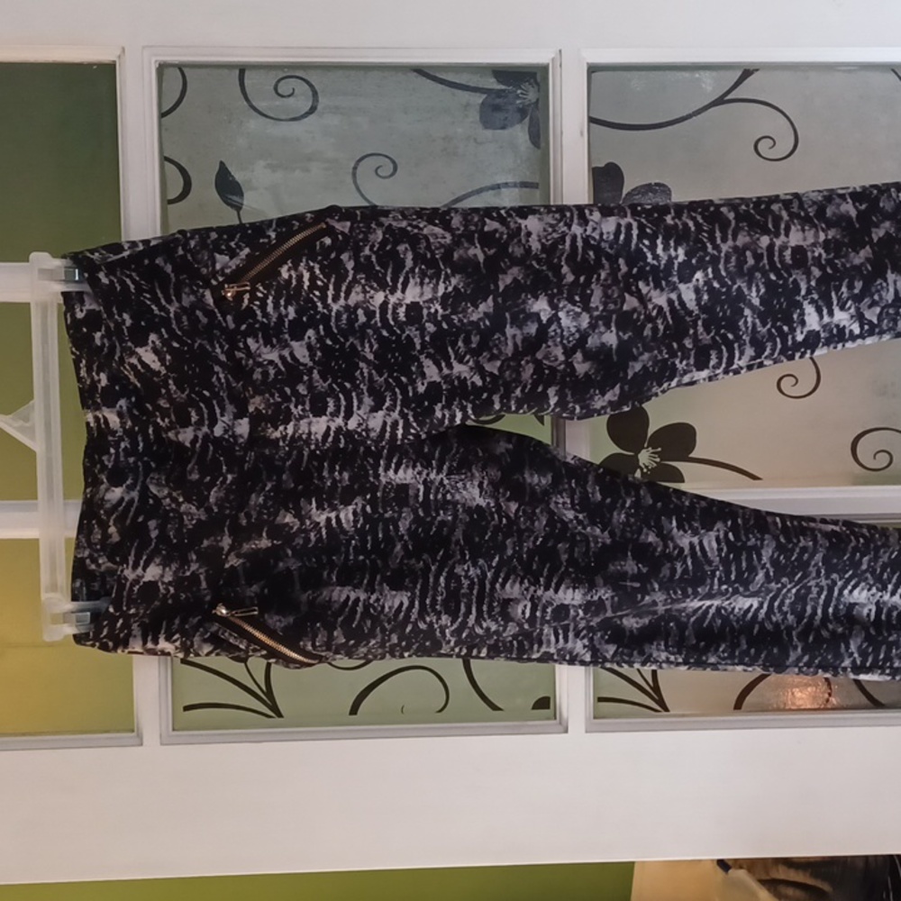 Yado leggings workout pants jr. size medium